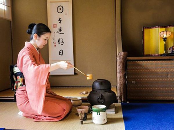 Ấm gang Tetsubin Nhật Bản: Nghệ thuật thưởng trà đỉnh cao