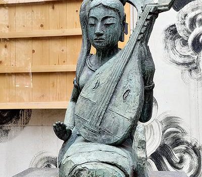Nữ thần Benzaiten là ai? Vị thần nước, nghệ thuật và sự thịnh vượng