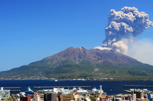 Sakurajima Nhật Bản: Khám phá hòn đảo núi lửa huyền thoại giữa vịnh Kinko